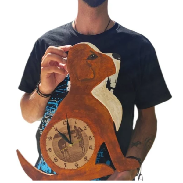 Ξύλινο εξατομικευμένο ρολόι τοίχου σε σχήμα σκύλου ζωγραφισμένο στο χέρι με ακρυλικά. Χάραξη laser την φωτογραφία σας. Διαστάσεις 40 εκ ύψος και 22 εκ πλάτος. - ξύλο, τοίχου - 2