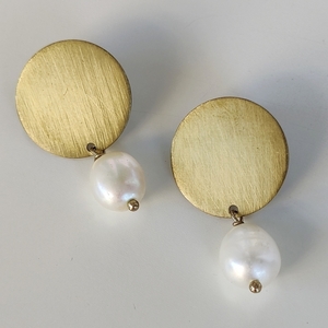 Σκουλαρίκια δίσκοι με μαργαριτάρια - μαργαριτάρι, ορείχαλκος, μικρά, κρεμαστά, πέρλες - 2