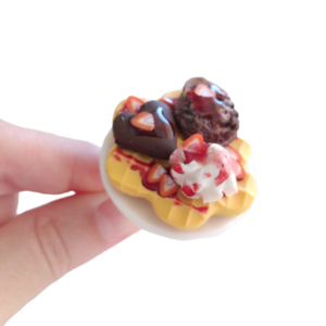 Δαχτυλίδι βάφλα μεγάλη με παγωτό σοκολάτας, σαντιγί και σοκολάτα καρδιά με πολυμερικό πηλό / μεγάλο / μεταλλική βάση / αυξομειούμενο / Twice Treasured - πηλός, cute, γλυκά, αυξομειούμενα, kawaii - 4