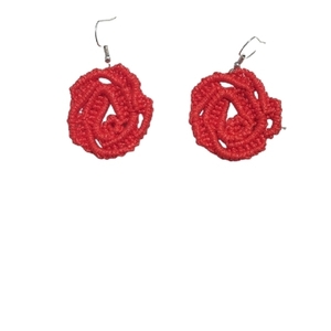 Macrame Rose earrings - νήμα, μακραμέ, λουλούδι, κρεμαστά, γάντζος