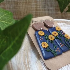 "Sunflowers" I Χειροποίητα κρεμαστά σκουλαρίκια από πολυμερικό πηλό -6 cm - χρώμα μπλε - πηλός, λουλούδι, κρεμαστά, μεγάλα, καρφάκι