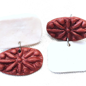 "two sides" Handmade Embossed Dangle Earrings (3 cm Height) - πηλός, ελαφρύ, boho, καρφάκι - 2