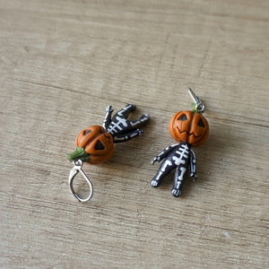 Σκουλαρίκια σκελετοί Halloween από πολυμερικό πηλό - νεκροκεφαλή, πηλός, halloween, κρεμαστά, κολοκύθα - 4