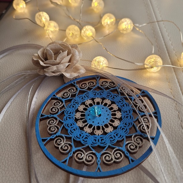Στολίδι ξύλινο, διάτρητο, ζωγραφισμένο στο χέρι σε μπλε και ασημί χρώμα - ξύλο, ζωγραφισμένα στο χέρι, χριστουγεννιάτικα δώρα, στολίδια - 2