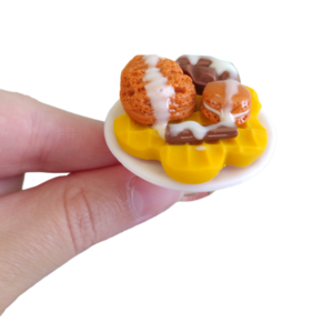 Δαχτυλίδι βάφλα με παγωτό καραμέλα, σοκολάτα και πορτοκαλί macaron με πολυμερικό πηλό / μεγάλο / μεταλλική βάση / αυξομειούμενο / Twice Treasured - πηλός, cute, γλυκά, αυξομειούμενα, kawaii - 3