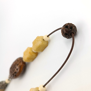 Μοναδικό μπεγλέρι με ζαντ, σκαλιστό κόκκαλο και φούντα - ασήμι 925, νεφρίτης, με φούντες, μπεγλέρι - 4