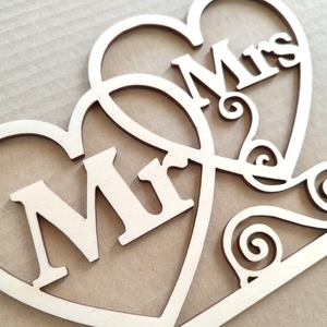 Ξύλινο διακοσμητικό τούρτας (Cake topper) καρδιές Mr and Mrs, 20 Χ 20 - mr & mrs - 3