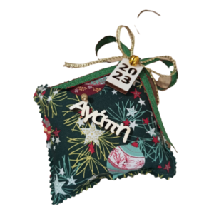 πάνινο κρεμαστό γουράκι σε πράσινο ύφασμα 10x10 cm - ύφασμα, χριστουγεννιάτικα δώρα, γούρια, γούρι 2023