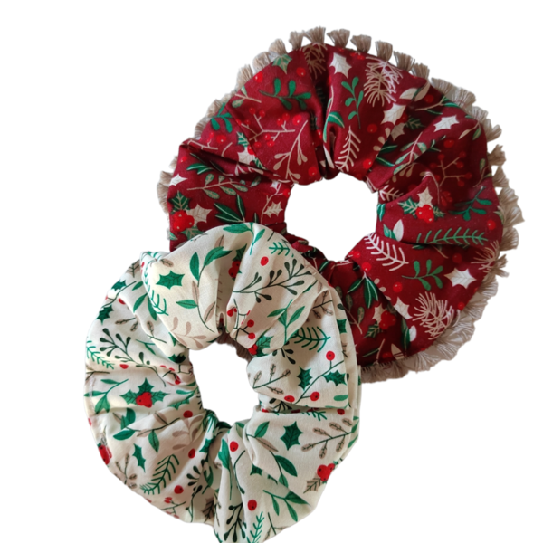 Σετ από δύο scrunchies λαστιχάκια μαλλιών Χριστουγεννιάτικα scrunchies με γκι μπορντό και off white 2τμχ medium size. - ύφασμα, αξεσουάρ, χριστούγεννα, Black Friday