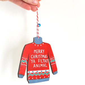 Ξύλινο, χριστουγεννιάτικο στολίδι σε σχήμα πουλόβερ, ύψους 10 εκ. με χιουμοριστική ευχή: Merry Christmas ya filthy animal - ξύλο, χιουμοριστικό, στολίδια - 4