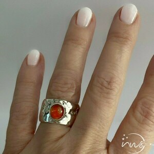 Χειροποίητο ασημένιο δαχτυλίδι φαρδύ με πέτρα καπουσόν και ιδιαίτερη υφή. - ημιπολύτιμες πέτρες, ασήμι 925, boho, μεγάλα, δώρα για γυναίκες - 2