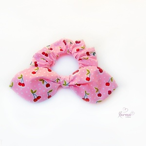 Bunny scrunchie ροζ πουα με κερασάκια - ύφασμα, κορίτσι, μαμά και κόρη, λαστιχάκια μαλλιών, αξεσουάρ μαλλιών