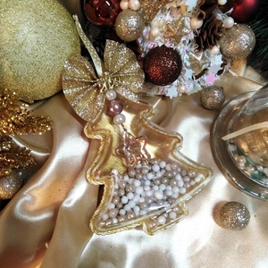 Γούρι 2024 ακρυλική μπάλα σε σχήμα δέντρου χρυσό-λευκό 13,5×10×4,5cm - plexi glass, χριστουγεννιάτικα δώρα, γούρια, πρωτοχρονιά, δέντρο - 2