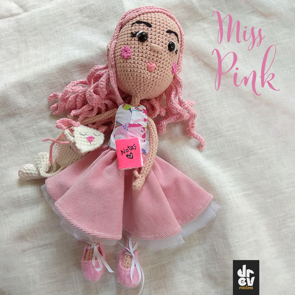 Πλεκτή κούκλα Miss Pink - 4