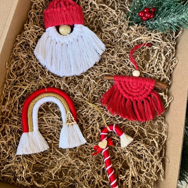 Christmas box με κρεμαστά μακραμέ στολίδια - νήμα, μακραμέ, άγιος βασίλης, στολίδια - 2