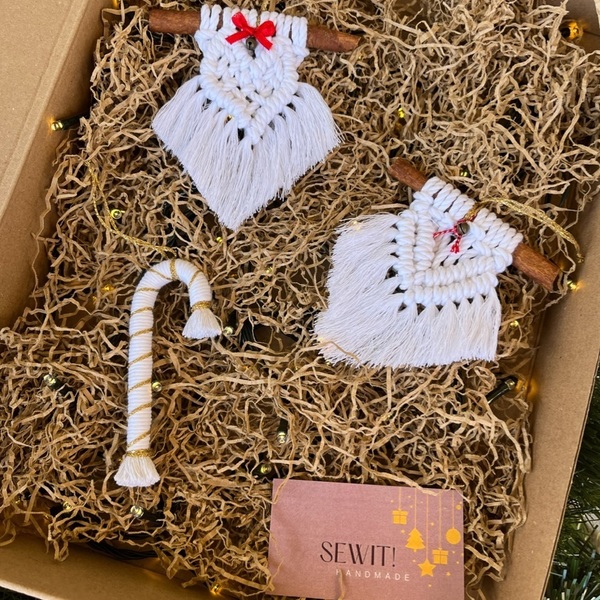 Christmas box με μακραμέ χειροποίητα στολίδια - νήμα, χιονονιφάδα, χριστουγεννιάτικα δώρα, στολίδια, μπάλες - 2