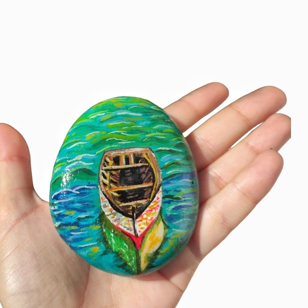 Βάρκα ζωγραφισμένη στο χέρι σε πέτρα. Διαστάσεις 8*6 εκ. - πέτρα, καράβι, θάλασσα, διακοσμητικές πέτρες - 3