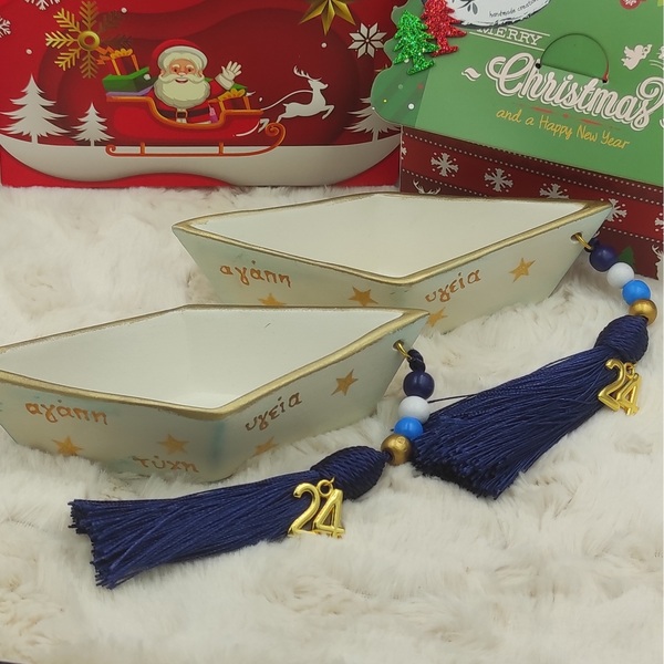 Βάρκα-γούρι κεραμική, λευκή 16Χ4,3cm, με αστεράκια, ευχές, φούντα, χάντρες και μεταλλικό στοιχείο 2024 - πηλός, καραβάκι, χριστουγεννιάτικα δώρα, γούρια - 3