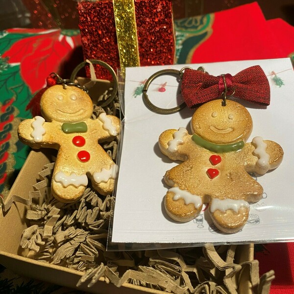 Χριστουγεννιάτικα γούρια μπρελόκ gingerbread αγόρι/κορίτσι από πολυμερικό πηλό - πηλός, ζευγάρια, χριστουγεννιάτικα δώρα, γούρια, σπιτιού - 4