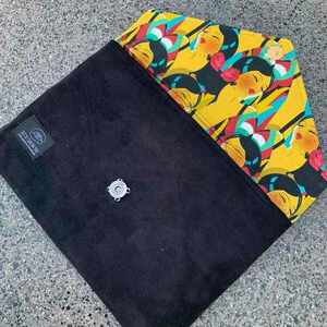 Χειροποίητη μαύρη σουέτ τσάντα ”Black woman rose” 28cm x 20 cm - ύφασμα, φάκελοι, ώμου, all day, μικρές - 2