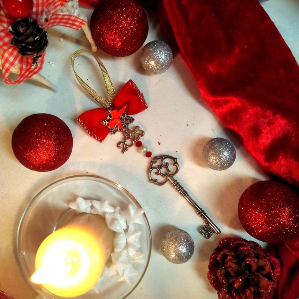 Γούρι 2023 μεταλλικό κλειδί με κόκκινο βελούδινο φιόγκο 19,5*6cm - μέταλλο, χιονονιφάδα, χριστουγεννιάτικα δώρα, γούρια - 2