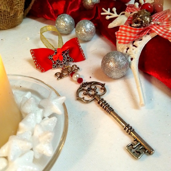 Γούρι 2023 μεταλλικό κλειδί με κόκκινο βελούδινο φιόγκο 19,5*6cm - μέταλλο, χιονονιφάδα, χριστουγεννιάτικα δώρα, γούρια - 3