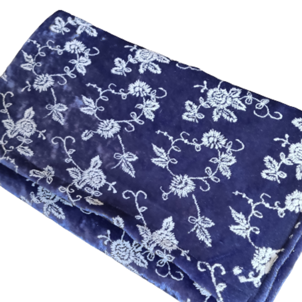 Τσάντα Χεριου Υφασμάτινη Φάκελος Μπλε Βελούδο με Λευκά Λουλουδια - ύφασμα, φάκελοι, φλοράλ, χειρός, βραδινές - 3