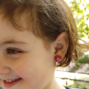 Παιδικά Σκουλαρήκια από πολυμερικό πηλό για κορίτσια με ή χωρίς τρύπες στα αυτιά, Παιδικό κόσμημα , Δώρο για κορίτσια, κόκκινο με λουλούδια - πηλός, καρφωτά, μικρά - 3