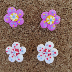 Παιδικά Σκουλαρήκια από πολυμερικό πηλό για κορίτσια με ή χωρίς τρύπες στα αυτιά, Παιδικό κόσμημα , Δώρο για κορίτσια, Λευκό λουλούδι - πηλός, καρφωτά, μικρά - 4