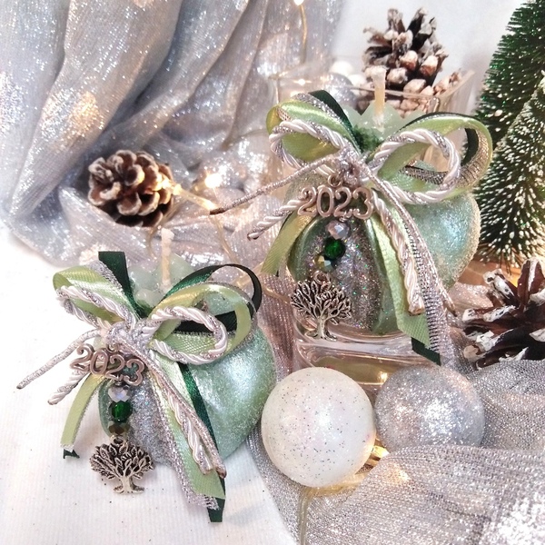Γούρι 2024 αρωματικό κερί ρόδι περλέ πράσινο-ασημί holographic 6*6cm - γυαλί, χριστουγεννιάτικα δώρα, κεριά, γούρια - 3