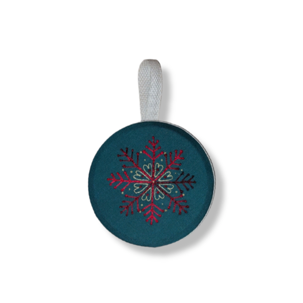 Κεντημένο χειροποίητο χριστουγεννιάτικο στολίδι- Χιονονιφαδα Μπορντό - ύφασμα, νήμα, βελούδο, χιονονιφάδα, στολίδια