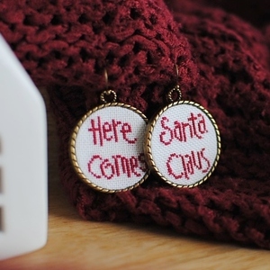 Σκουλαρίκια χριστουγεννιάτικα Here Comes Santa Claus - ύφασμα, κεντητά, ορείχαλκος, χριστουγεννιάτικα δώρα - 2