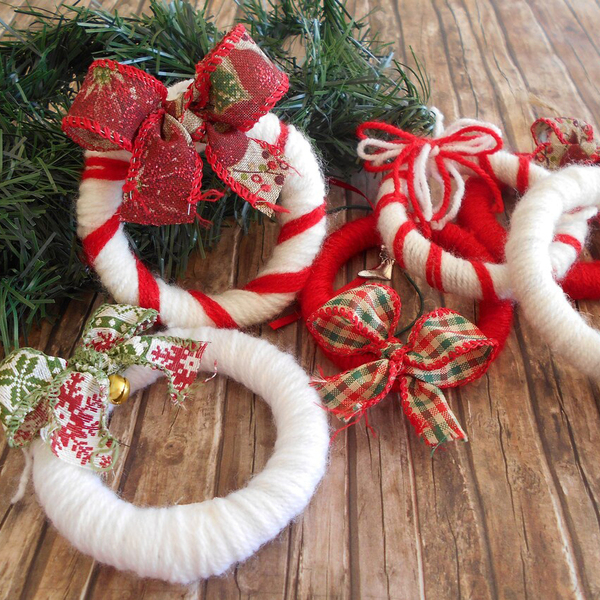 Xειροποίητα μάλλινα στεφανάκια, χριστουγεννιάτικα στολίδια για το δέντρο και γούρια - νήμα, στεφάνια, μαμά, χιονονιφάδα, στολίδια - 5