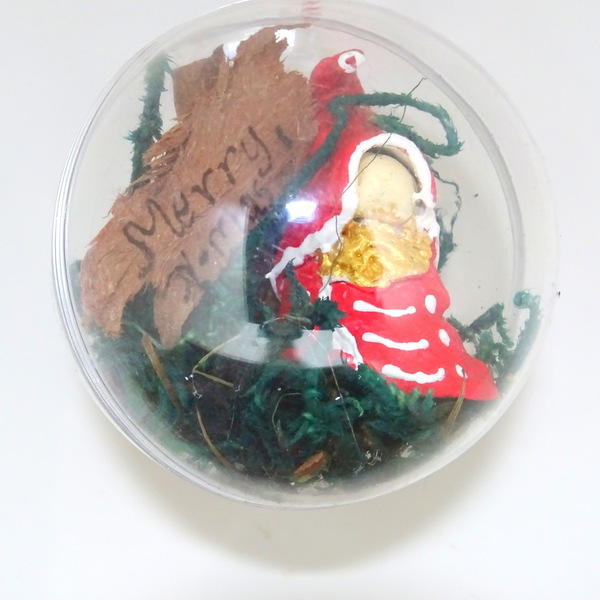Χριστουγενιάτικες πλαστικές μπάλες διαμέτρου 6 με χειροποίητα νανάκια, κάνελα κ πυρογραφία σε ευκάλυπτο - plexi glass, άγιος βασίλης, στολίδια, μπάλες - 3