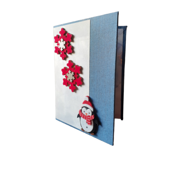 Χειροποίητη χριστουγεννιάτικη μπλε κάρτα - πιγκουίνος - ύφασμα, χαρτί, χιονονιφάδα, ευχετήριες κάρτες