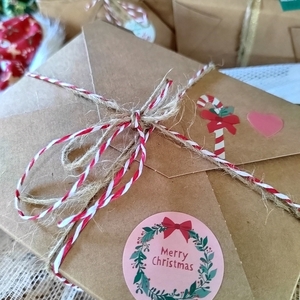 Σετ από δύο χριστουγεννιατικα scrunchies λαστιχάκια μαλλιών μαμά και κόρη κόκκινο βελούδο 2τμχ medium και small size. - ύφασμα, χριστουγεννιάτικα δώρα, μαμά και κόρη, σετ δώρου, λαστιχάκια μαλλιών - 5