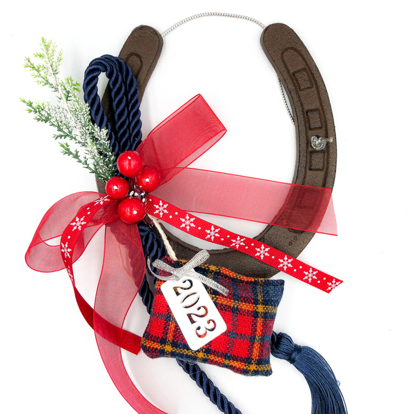 Γούρι 2023 - Σιδερένιο πέταλο με χριστουγεννιάτικη διακόσμηση. - Διαστάσεις: 15,5*14 εκ. - μέταλλο, χριστουγεννιάτικα δώρα, γούρια