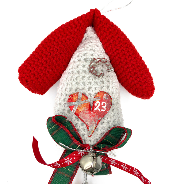 Γούρι 2023 Κρεμαστό πλεκτό λευκό σπιτάκι με χριστουγεννιάτικη διακόσμηση. - Διαστάσεις: 16*14 εκ. - νήμα, σπίτι, χριστουγεννιάτικα δώρα, γούρια - 2