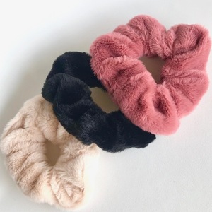 Γούνινο scrunchy Teddy Bear - ύφασμα, λαστιχάκια μαλλιών, velvet scrunchies