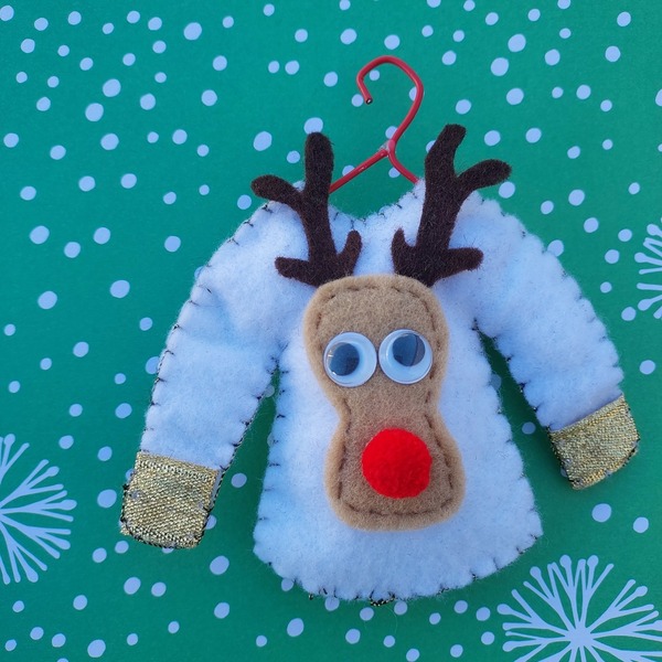 Χριστουγεννιάτικο πουλόβερ στολίδι ugly sweater- τάρανδος υφασμάτινο με κρεμάστρα 12 εκ. - στολίδι δέντρου, στολίδια, μαλλί felt - 2