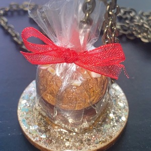 Χριστουγεννιάτικο μενταγιόν Panettone από πηλό , σε δίσκο από υγρό γυαλί ! - γυαλί, εποξική ρητίνη, χριστουγεννιάτικα δώρα, μενταγιόν, πολυμερικό πηλό - 3