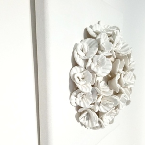 Καμβάς με λευκά λουλούδια από πηλό 20*20 cm - πίνακες & κάδρα, καμβάς, πίνακες ζωγραφικής - 2