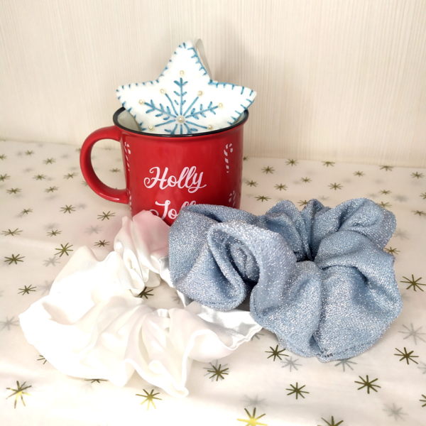 Χριστουγεννιάτικο gift box με κούπα, 2 scrunchie και στολίδι αστέρι - ύφασμα, αστέρι, σετ δώρου - 2