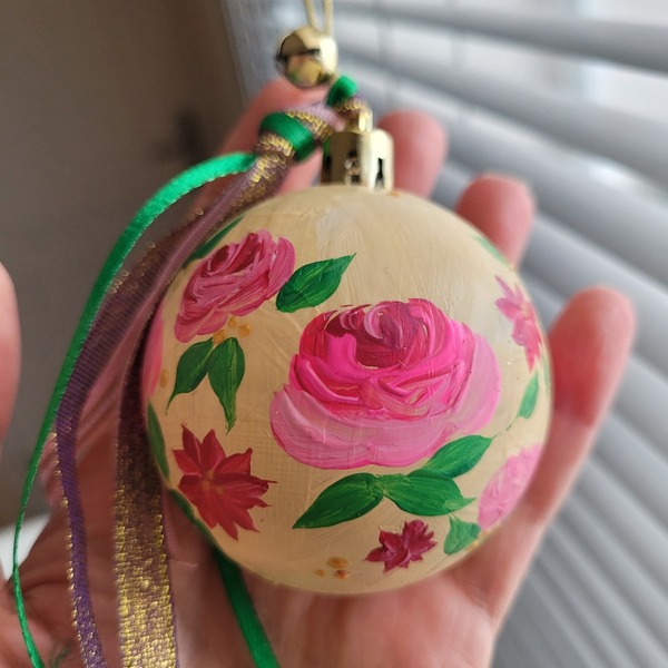 Μπάλα ζωγραφισμένη στο χέρι ροζ λουλούδια - ζωγραφισμένα στο χέρι, πλαστικό, στολίδια, μπάλες - 4