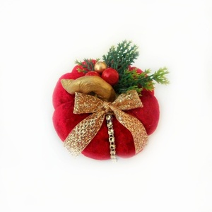 Χειροποίητη βελούδινη κολοκύθα γούρι κόκκινη με χρυσές λεπτομέρειες 9 εκ - βελούδο, χριστουγεννιάτικα δώρα, κολοκύθα, γούρια - 2