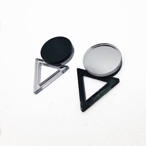 Σκουλαρίκια από plexiglass σε γεωμετρικό σχήμα, μαύρο - ασημί (καθρέφτης) - καρφωτά, μικρά, plexi glass, καρφάκι, φθηνά - 4