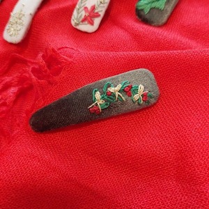 Κεντημένο κλιπς μαλλιών- Χριστουγεννιάτικο στεφάνι - στεφάνια, βελούδο, κοσμήματα - 2