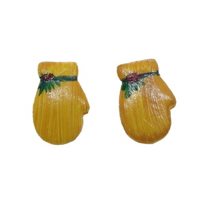 Καρφωτά σκουλαρίκια χριστουγεννιάτικα γάντια από πολυμερικό πηλό (βάση ατσάλι) - πηλός, καρφωτά, μικρά, ατσάλι, καρφάκι