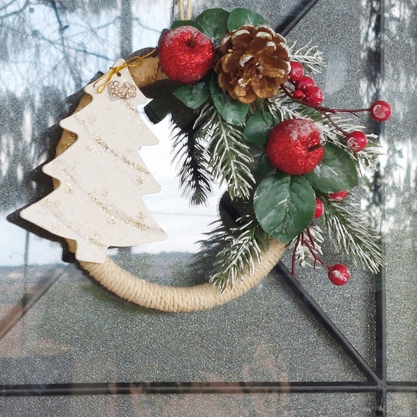 Χριστουγεννιάτικο στεφάνι 20εκ με ξύλινο δεντράκι - ξύλο, στεφάνια, διακοσμητικά, κουκουνάρι, δέντρο - 5