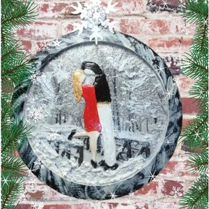 Χειροποιητο ξυλινο διακοσμητικο,γουρι2024 ,- Ζευγαρι σε χιονισμενο τοπιο-. - ξύλο, vintage, χιονονιφάδα, χριστουγεννιάτικα δώρα, γούρια - 4